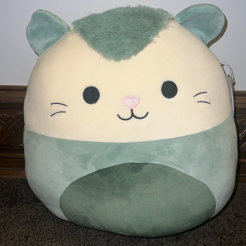 Squishmallows Willoughby the Possum 🤍
